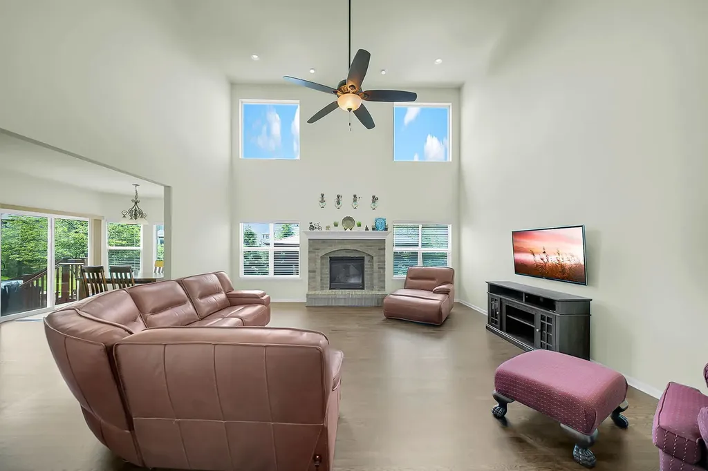 4231 Honey Locust Drive Naperville IL 60564