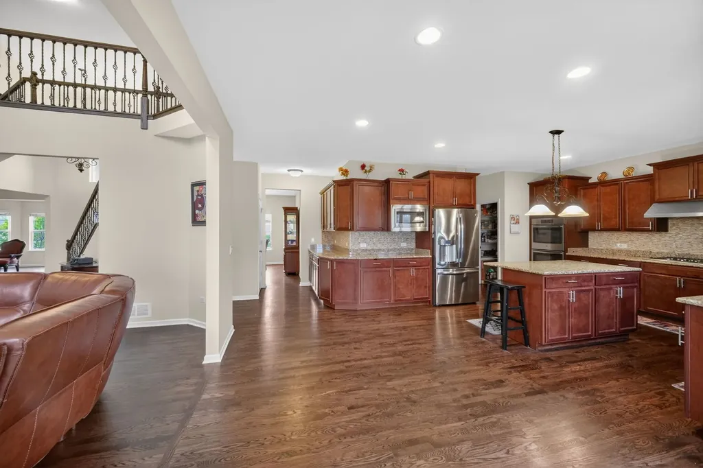 4231 Honey Locust Drive Naperville IL 60564