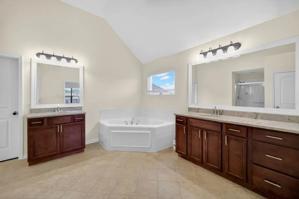 4231 Honey Locust Drive Naperville IL 60564