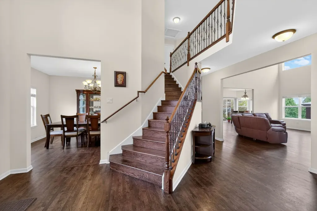 4231 Honey Locust Drive Naperville IL 60564