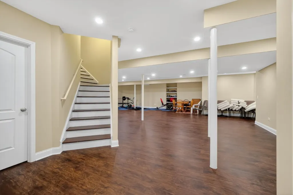 4231 Honey Locust Drive Naperville IL 60564