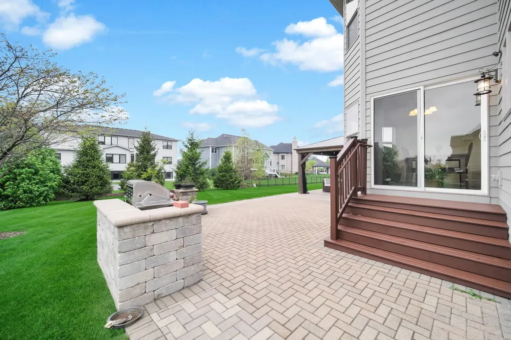 4231 Honey Locust Drive Naperville IL 60564