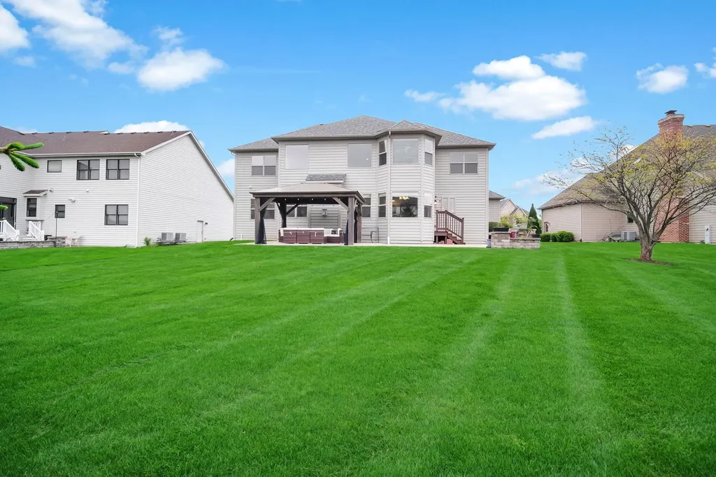 4231 Honey Locust Drive Naperville IL 60564