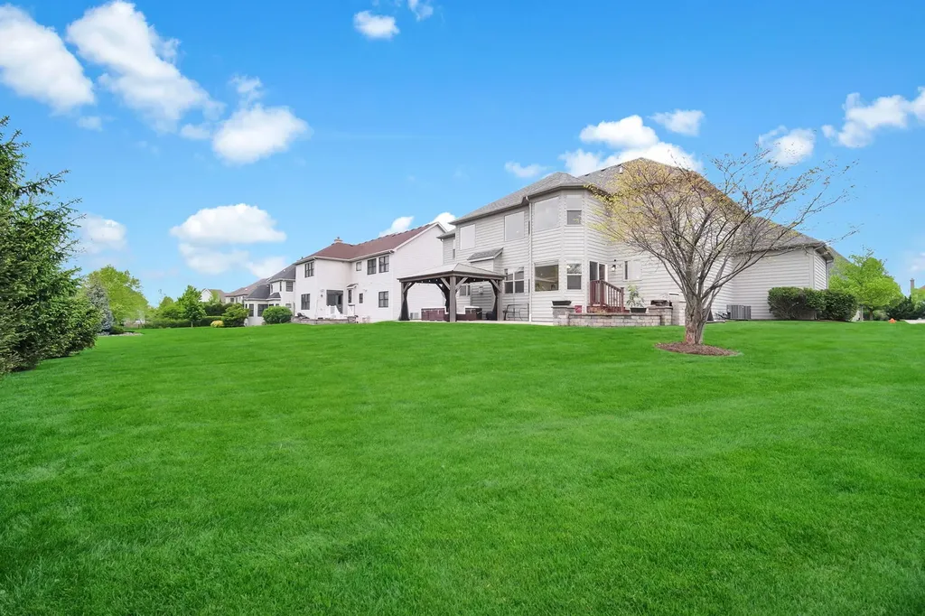 4231 Honey Locust Drive Naperville IL 60564
