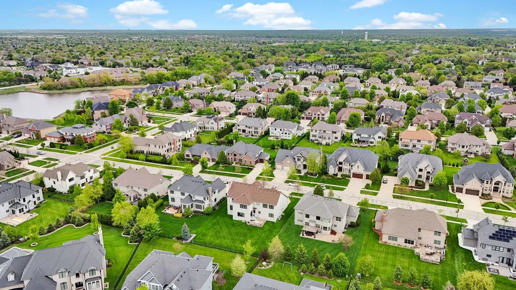 4231 Honey Locust Drive Naperville IL 60564