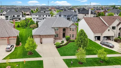 4231 Honey Locust Drive Naperville IL 60564