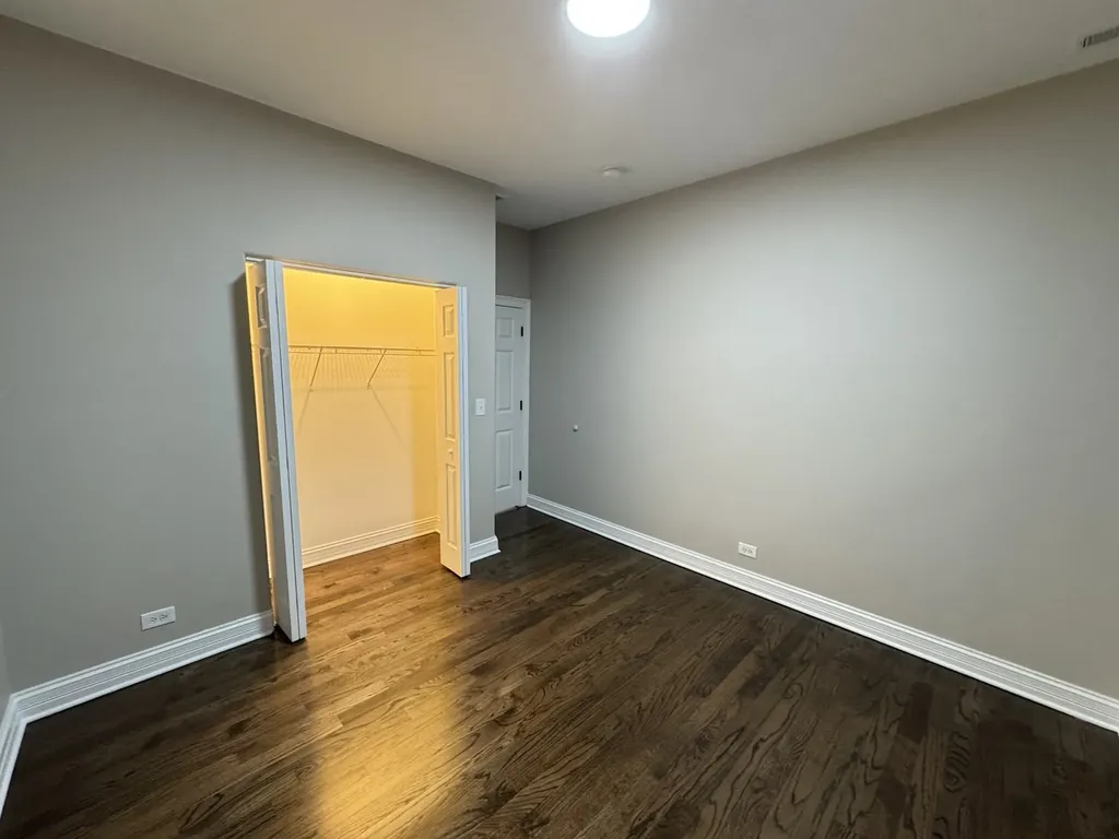 543 East 43rd Street Chicago IL 60653