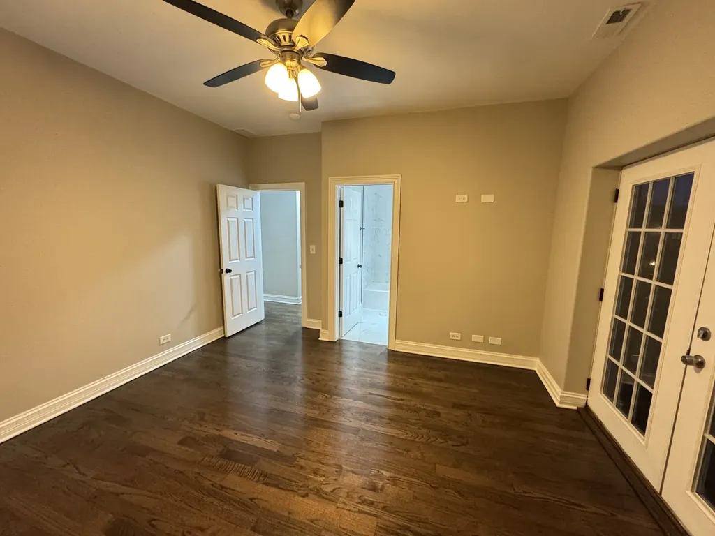 543 East 43rd Street Chicago IL 60653