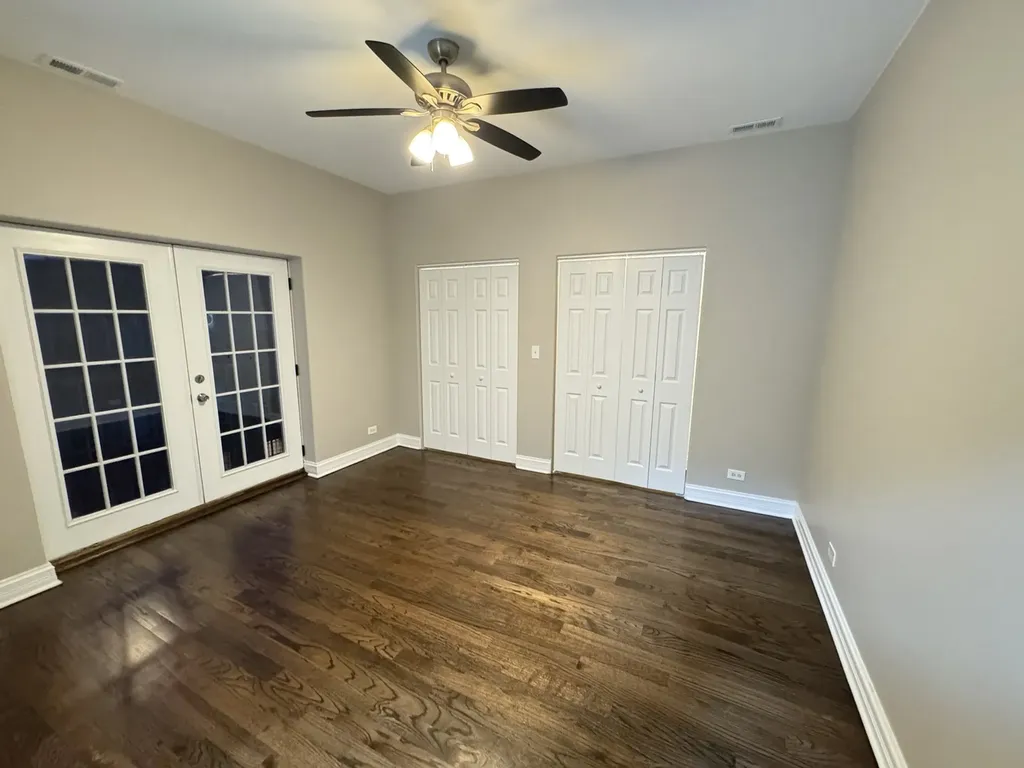 543 East 43rd Street Chicago IL 60653