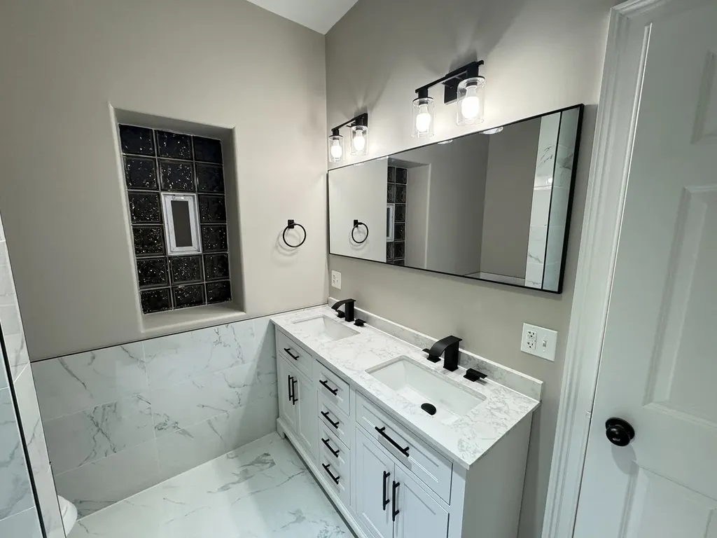 543 East 43rd Street Chicago IL 60653