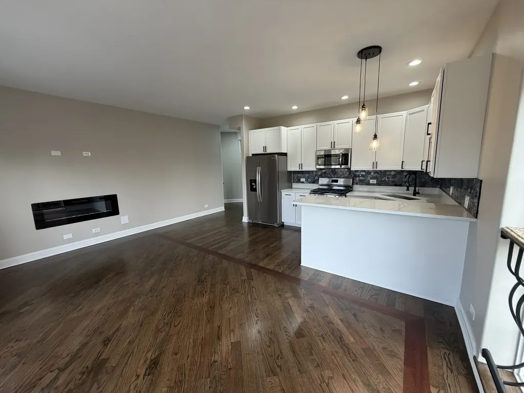 543 East 43rd Street Chicago IL 60653