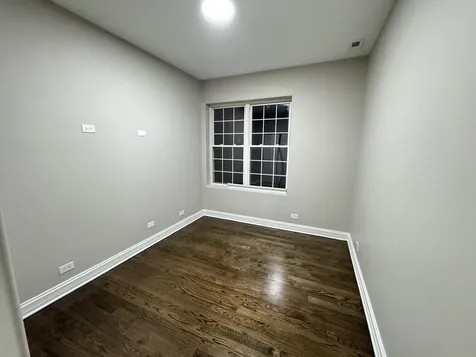 543 East 43rd Street Chicago IL 60653