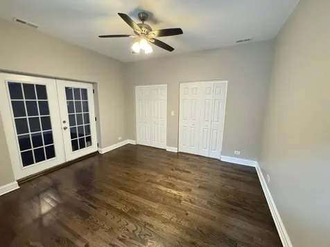 543 East 43rd Street Chicago IL 60653