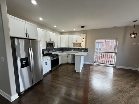 543 East 43rd Street Chicago IL 60653