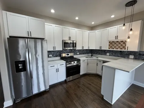 543 East 43rd Street Chicago IL 60653