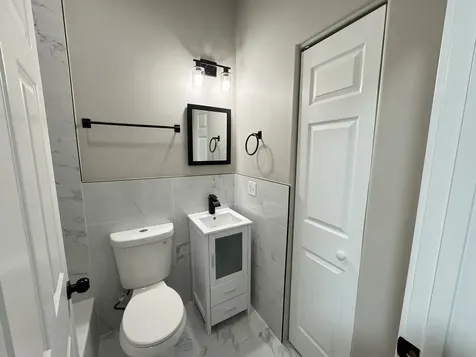 543 East 43rd Street Chicago IL 60653