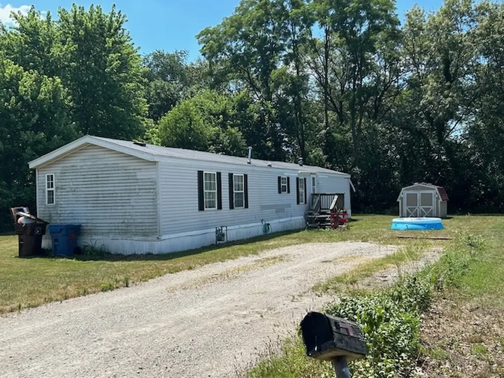 745 East Mary Lane Godley IL 60407