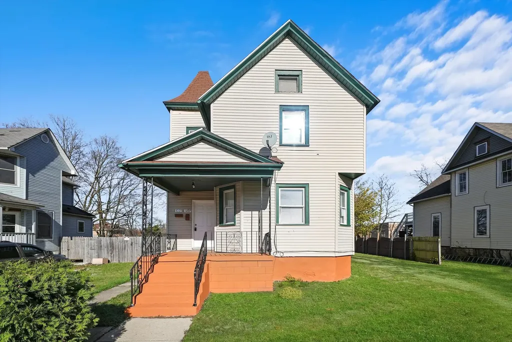 1095-1097 East Merchant Street Kankakee IL 60901