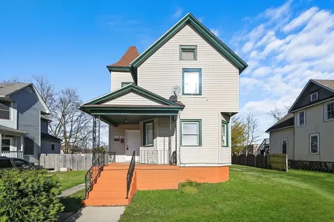 1095-1097 East Merchant Street Kankakee IL 60901