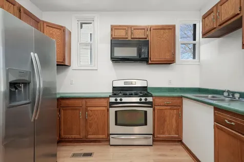 1095-1097 East Merchant Street Kankakee IL 60901