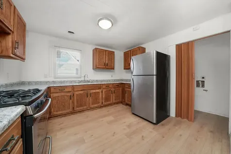 1095-1097 East Merchant Street Kankakee IL 60901