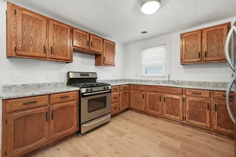 1095-1097 East Merchant Street Kankakee IL 60901