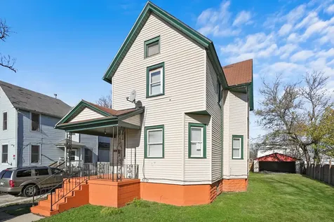 1095-1097 East Merchant Street Kankakee IL 60901