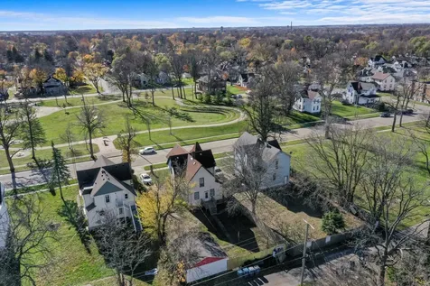 1095-1097 East Merchant Street Kankakee IL 60901