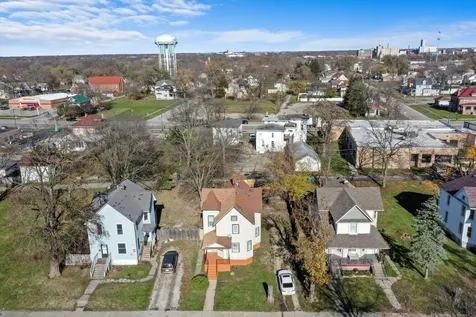 1095-1097 East Merchant Street Kankakee IL 60901