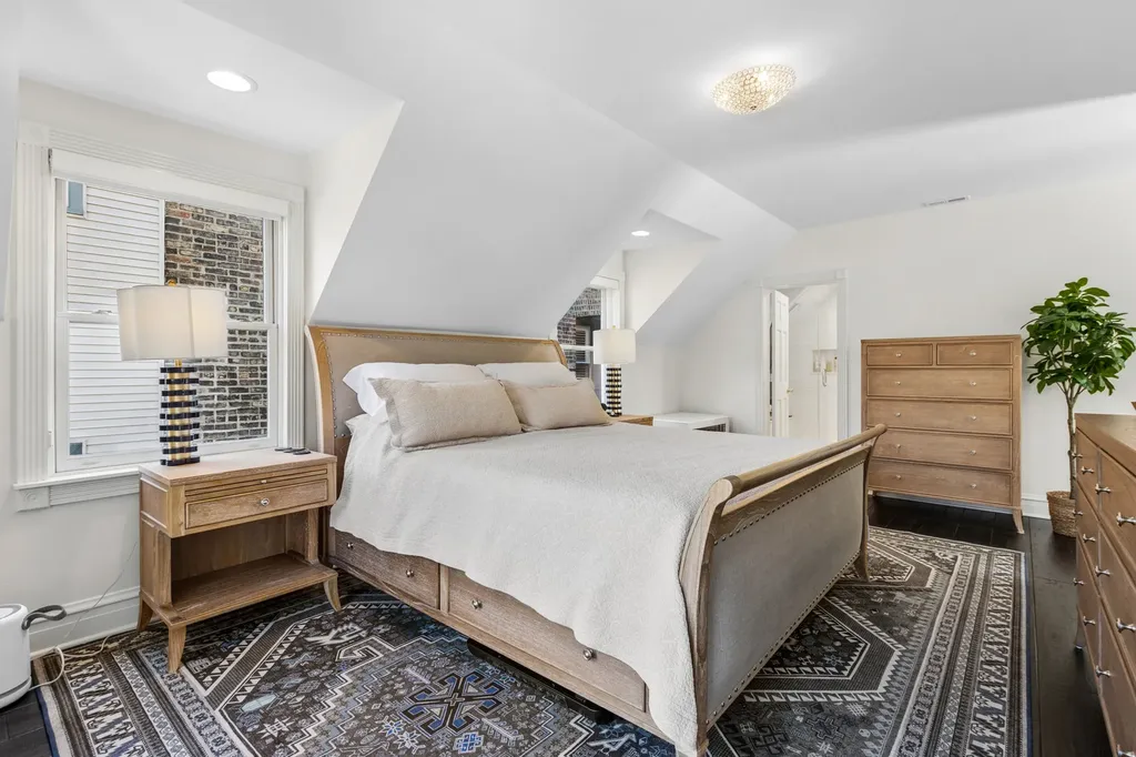2106 West Addison Street Chicago IL 60618
