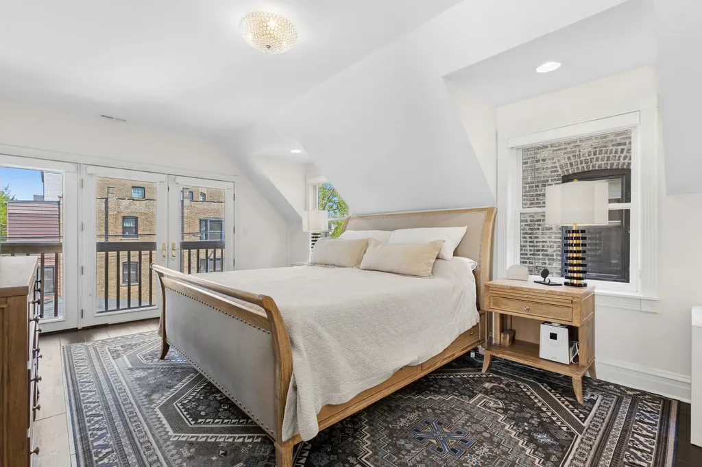 2106 West Addison Street Chicago IL 60618