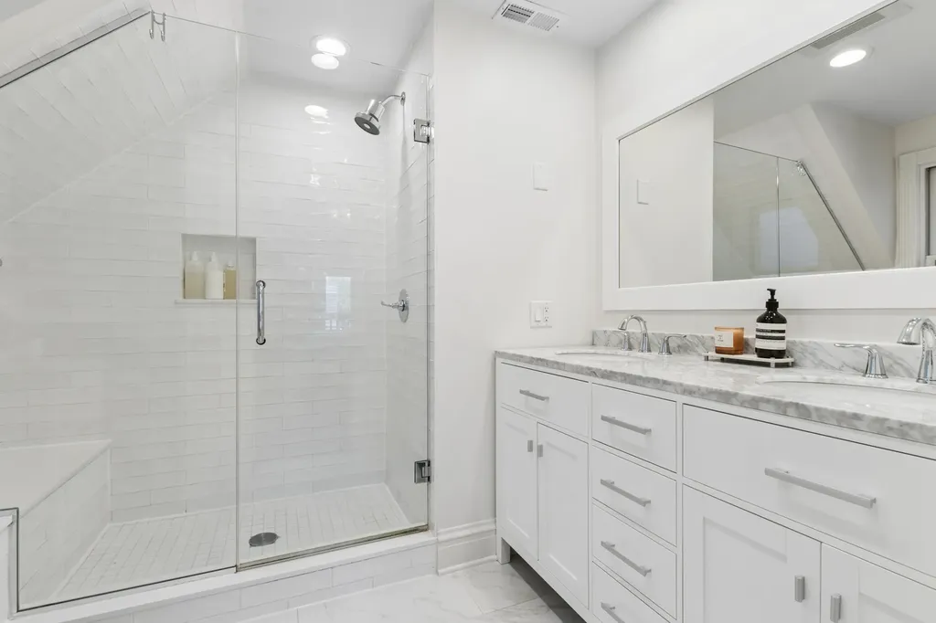 2106 West Addison Street Chicago IL 60618