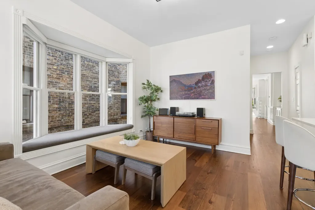 2106 West Addison Street Chicago IL 60618