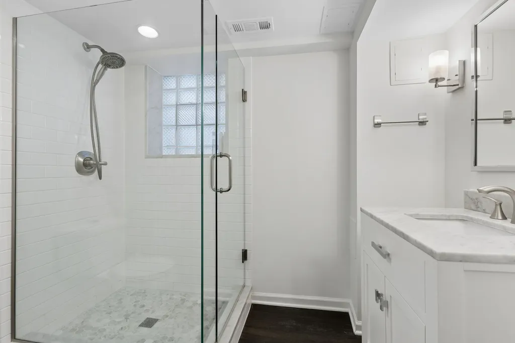 2106 West Addison Street Chicago IL 60618