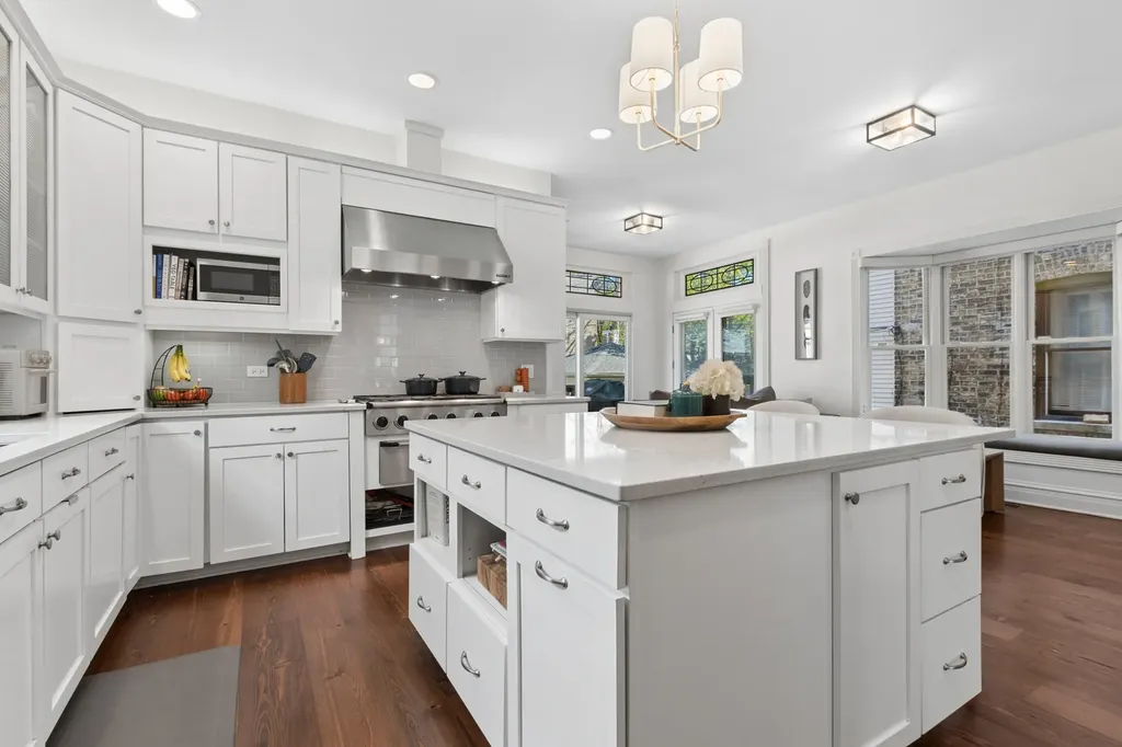 2106 West Addison Street Chicago IL 60618