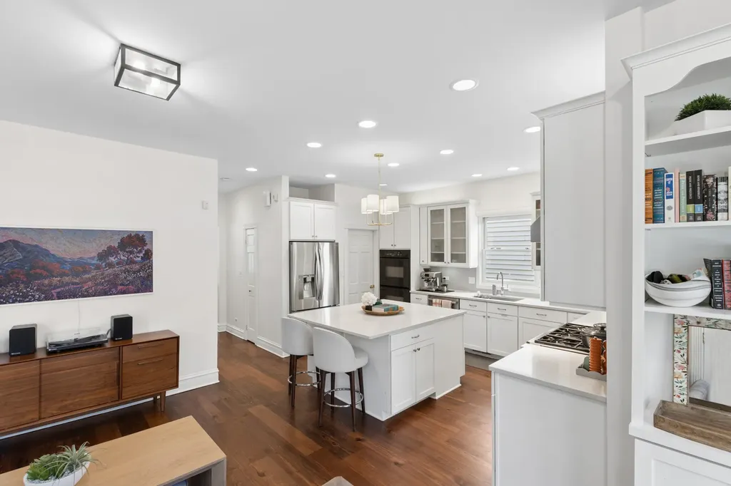 2106 West Addison Street Chicago IL 60618