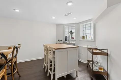 2106 West Addison Street Chicago IL 60618
