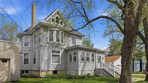 215 West 7th Street Dixon IL 61021