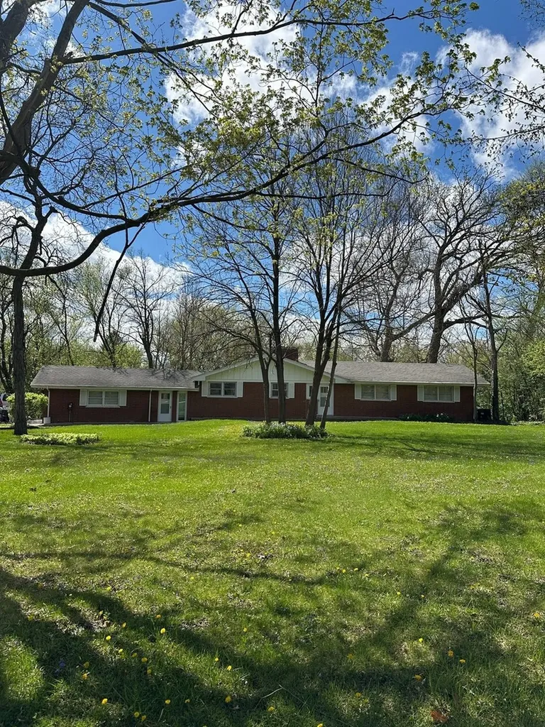 2030 Crestwood Lane Palatine IL 60067