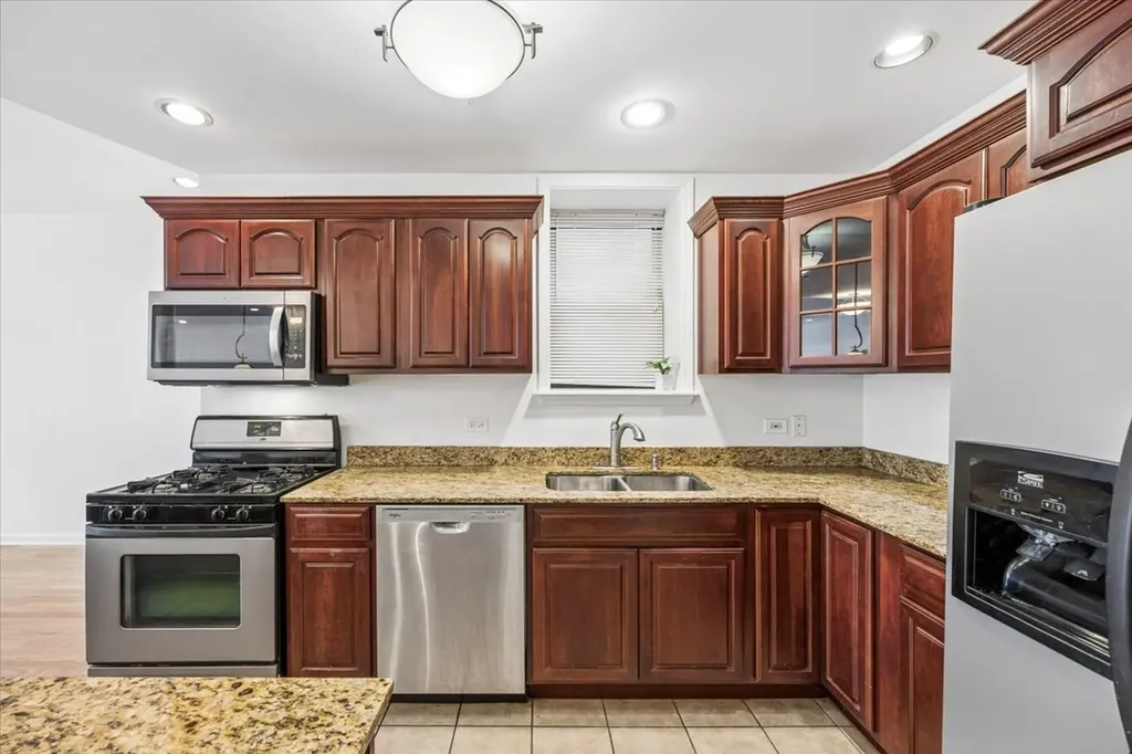 2363 East 70th Street Chicago IL 60649