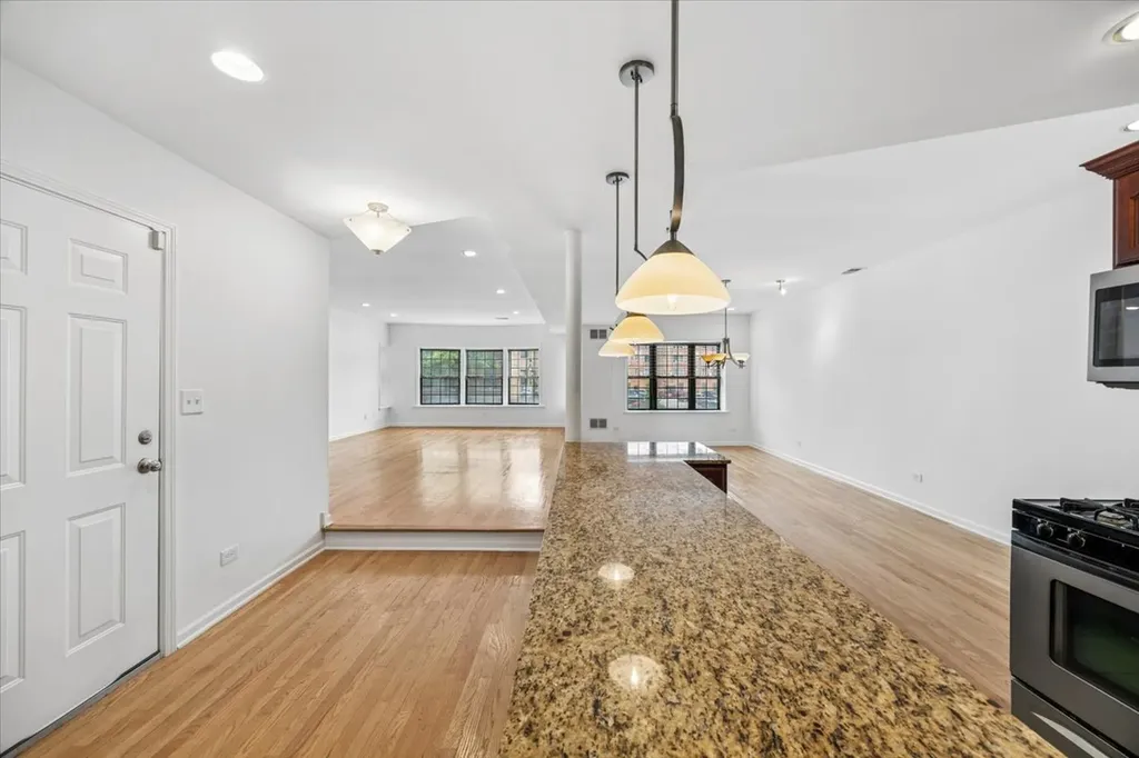 2363 East 70th Street Chicago IL 60649