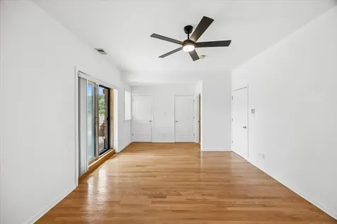 2363 East 70th Street Chicago IL 60649