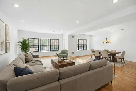 2363 East 70th Street Chicago IL 60649
