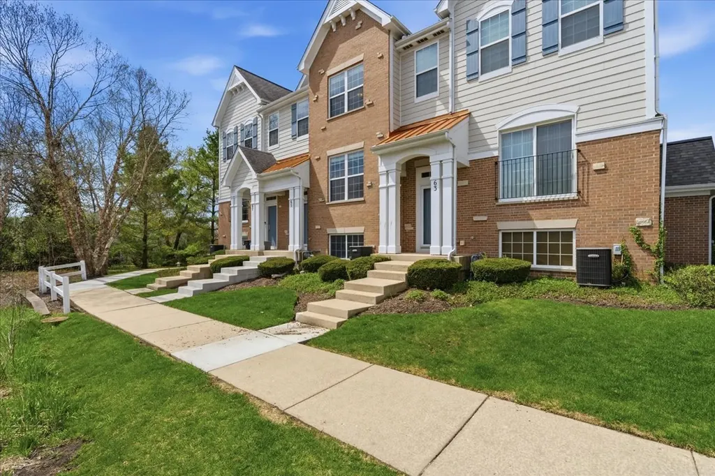 65 Arcadia Lane Lake Zurich IL 60047