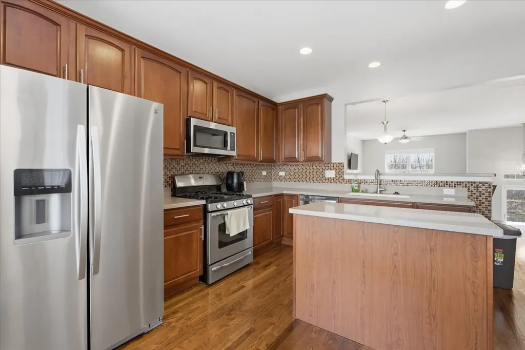 65 Arcadia Lane Lake Zurich IL 60047