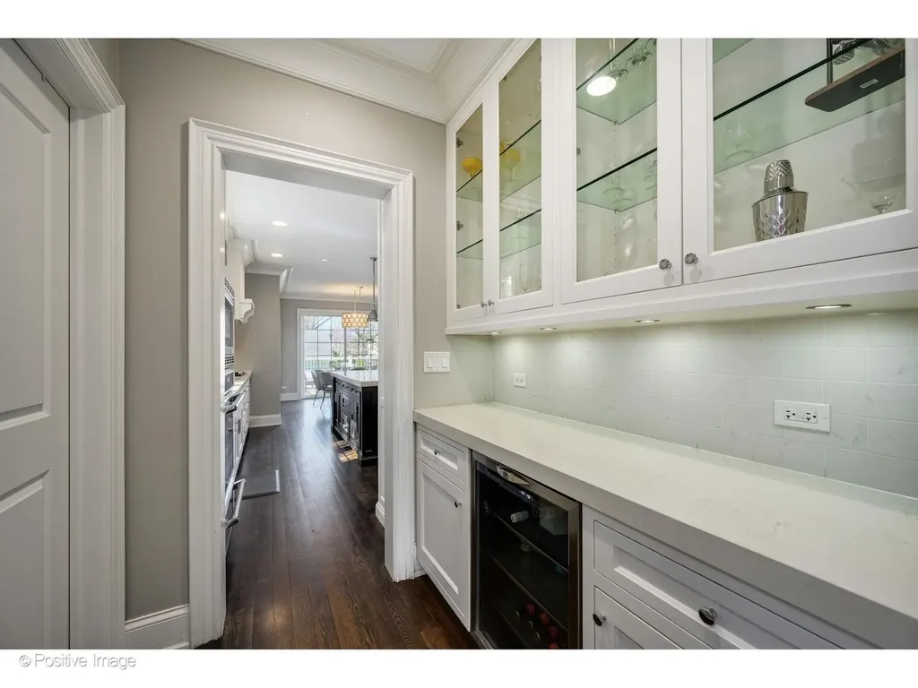 1916 Washington Avenue Wilmette IL 60091