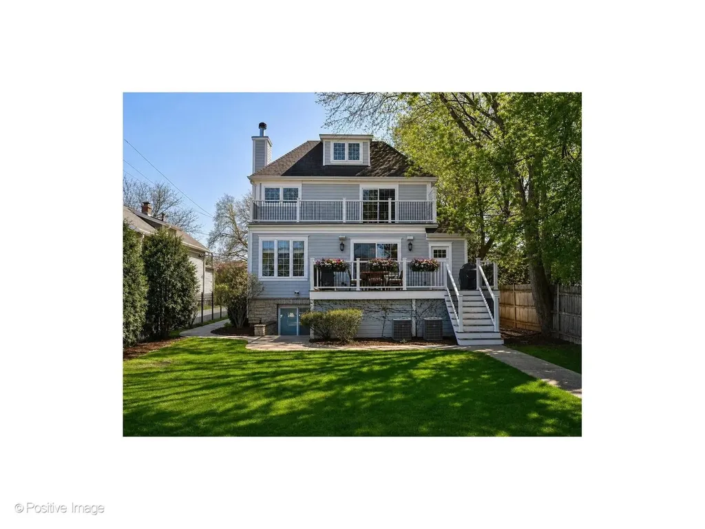 1916 Washington Avenue Wilmette IL 60091