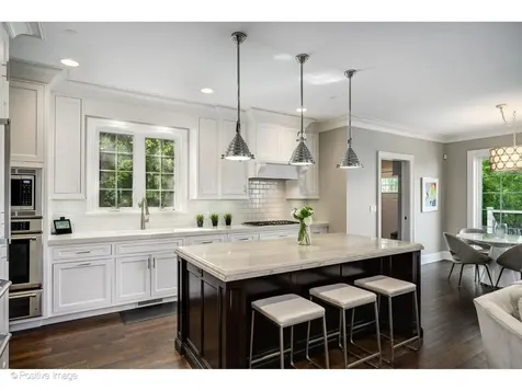 1916 Washington Avenue Wilmette IL 60091