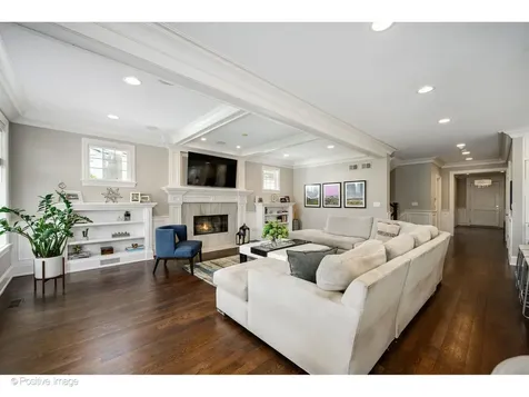 1916 Washington Avenue Wilmette IL 60091