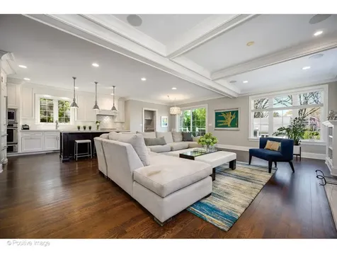 1916 Washington Avenue Wilmette IL 60091